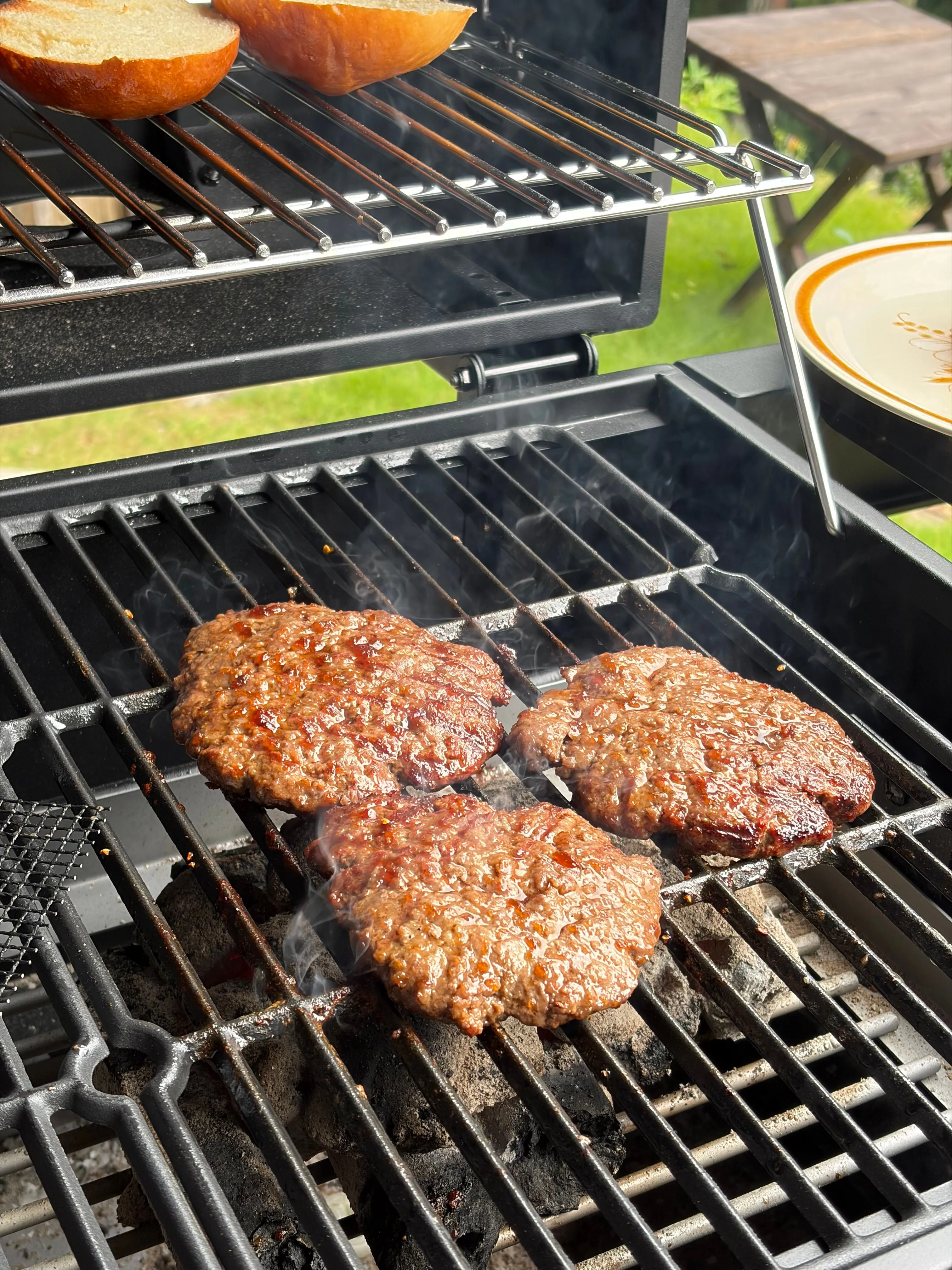 炭火焼きのパティ